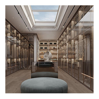Meuble de dressing de luxe avec armoire intégrée en verre fumé et cadre en aluminium pour hôtel