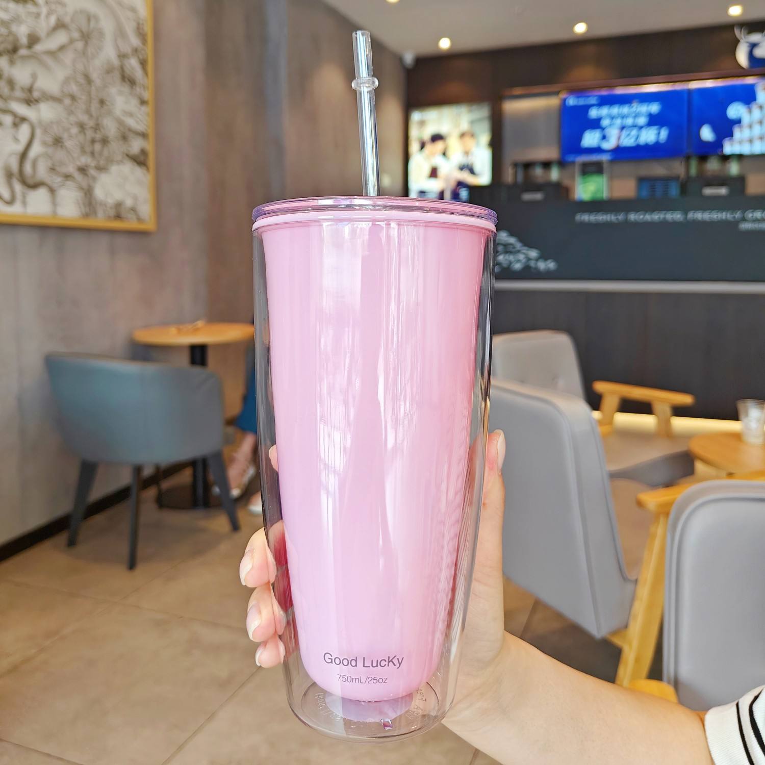 สีชมพูอ่อน