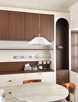 Buffet de style crème personnalisé, armoire de rangement en bois massif avec tiroirs et rangements ouverts
