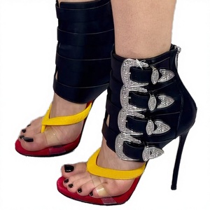 Botas de Verano Estilo Pasarela Europeo-Americano, Sandalias con Punta Abierta, Tacón Alto, Cierre Trasero, Parte Superior de PVC, Aumentan la Estatura - Product Image 3