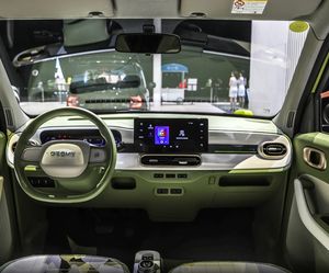 GEELY Panda Mini Yuanqi Bear Panda 2025 210kmGeely automóvil Minicar 3 puertas 4 plazas Hatchback Pure Electric nuevo coche eléctrico - Product Image 4