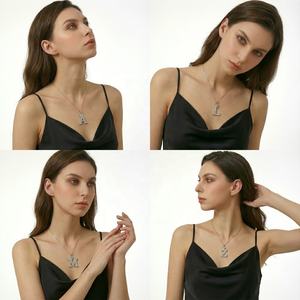 Dainty PASS ทดสอบเพชรสวมใส่ทุกวันเครื่องประดับดี925เงิน unisex 26ตัวอักษรเริ่มต้นสร้อยคอจี้เพชร <span class=keywords><strong>Moissanite</strong></span> เย็น - Product Image 2