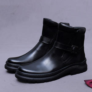 Nouvelles bottes en cuir de vachette de luxe pour hommes, best-sellers de l'été, bottes Chukka hautes pour motards. - Product Image 6