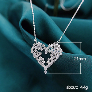Collana Lunga con Ciondolo a Cuore per Donne, Stile Pavé Scintillante, Gioielli alla Moda per Uso Quotidiano, Regalo - Product Image 4