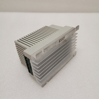 Convertisseur de fréquence E82EV551K4C 5,5 kW 12 A Triphasé 380-480 V avec clavier IP20