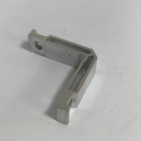 Soporte de Esquina de Aluminio de una Pieza Tengshuo 6063-T5, Moderno y Duradero, 90 Grados, Fundido a Presión, con Tornillos, para Conexión de Marcos de Puertas y Ventanas