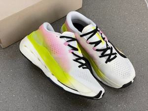 Les chaussures de sport décontractées pour hommes et femmes de haute qualité sont caractérisées par une excellente respirabilité, une légèreté et un effet rehausseur. - Product Image 2