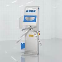 Machine de nettoyage de semelles de chaussures en acier inoxydable avec système de brosse automatique pour l'hygiène des salles blanches et de l'industrie alimentaire