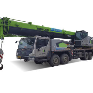 رافعة شاحنة مستعملة لجميع التضاريس بحمولة 55 طنًا مع قطع غيار لشركة ZOOMLION - Product Image 1