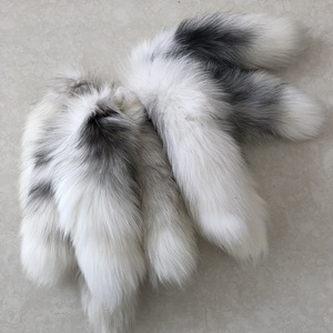 Porte-clés queue <span class=keywords><strong>de</strong></span> renard moelleuse et tendance, breloque <span class=keywords><strong>de</strong></span> sac en fourrure <span class=keywords><strong>de</strong></span> renard, accessoire <span class=keywords><strong>de</strong></span> décoration très prisé - Product Image 2