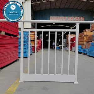 Clôture en fer forgé de style moderne, portails en <span class=keywords><strong>palissade</strong></span>, finition peinte en poudre, haute résistance, fabrication sur mesure pour <span class=keywords><strong>balcon</strong></span> - Livraison rapide - Product Image 4