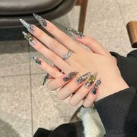 Faux Ongles à Coller en Gros, Dégradé Noir et Argent, Base Nude, Breloques Métalliques 3D Crâne et Toile d'Araignée, Longs Stiletto