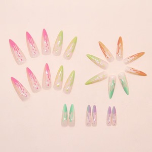 Faux ongles élégants de style INS, faits à la main, motif amande, largeur moyenne, en acrylique, réutilisables, couvrants, à presser pour salon de manucure - Product Image 2
