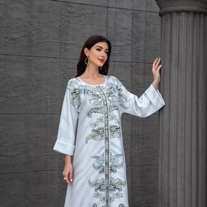 Robe Abaya élégante et modeste en polyester imprimé pour femmes musulmanes, motif floral d'inspiration vintage, pour mariage, automne, <span class=keywords><strong>printemps</strong></span>, été - Product Image 5