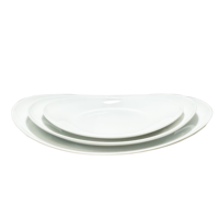 Assiette en porcelaine brillante à bord relevé en forme de lingot pour les plats de pâtes, de curry et de riz à la maison
