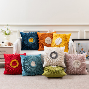 Nouvelle Arrivée Housse de Coussin Moderne Faite Main en Velours Brodé pour Bureau à Domicile, Motif Tournesol 3D et <span class=keywords><strong>Petite</strong></span> Marguerite, Anti-Acariens - Product Image 1