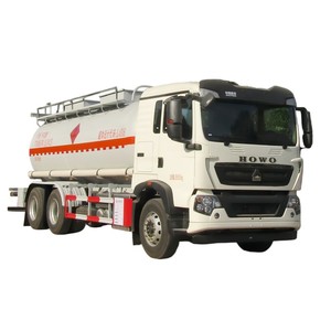 รถบรรทุกน้ำมัน HOWO TX 12000L 4x2 พร้อมปั๊มสำหรับขนส่งน้ำมันดีเซลและเบนซินที่เป็นอันตราย - Product Image 1