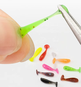 20 piezas de alta calidad, 1 cm, 0.025 g, micro señuelos blandos de PVC con cola en T para pesca de lubina en agua dulce y salada, jigging y wobbling. - Product Image 2