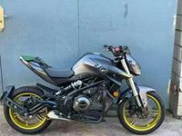 Moto à essence haute puissance QJMOTOR Chase 350 27kW 31Nm bicylindre à transmission à 6 vitesses