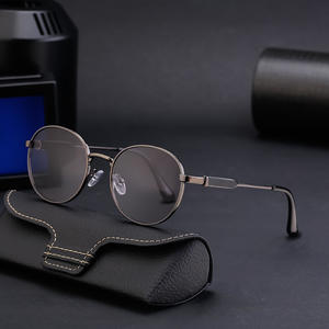 Lunettes de soleil à monture ronde de style européen pour hommes, Protection UV400, pare-soleil de classe 2, lentille et monture en PC, couleur noire SL-H2412 - Product Image 4