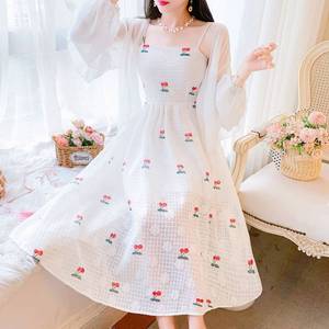 Vêtements d'occasion Jerry Hot, Vêtements d'été sexy, Vêtements décontractés pour femmes, Vêtements en stock, Robes, T-shirts et Maillots de bain neufs assortis - Product Image 4