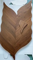 Parquet multicouche moderne à motif de feuilles, installation facile par système T&G, qualité AA, finition noyer noir lisse, usage intérieur, contrecollé