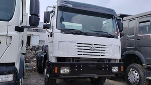 Camión SINO de Alta Calidad, Camión H0WO 6x4 de 10 Ruedas y 371hp, Camiones Tractores, Camión de Transporte, en Venta - Product Image 4