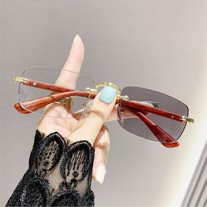 Gafas de Computadora con Marco de Madera sin Montura, Personalizables con Logotipo, Unisex, con Protección Anti Luz Azul y Lentes Fotocromáticas para Hombre - Product Image 1