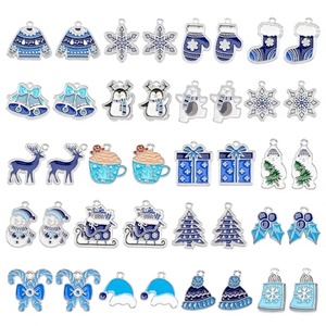 MARFOREVER Abalorios de Invierno: Pares de Dijes de Navidad con Copo de Nieve, Muñeco de Nieve, Oso Polar y Pingüino de Aleación Esmaltada para Fabricación de Joyas y Fiestas - Product Image 3