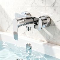 Robinet de douche mural à poignée unique en alliage de zinc au design moderne, avec noyau en céramique, adapté aux salles de bain d'hôtels et d'appartements