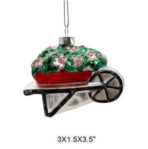Ornement de Noël en forme de brouette florale sur le thème du jardin scintillant, décoration d'arbre de Noël pour les amateurs de plein air - Product Image 1