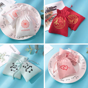 Bolsa de almacenamiento de terciopelo para joyería Yiwu, bolsa de regalo de papelería con cordón reciclable para artículos de joyería y papelería - Product Image 1