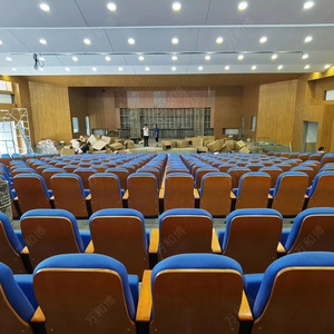 Chaises d'auditorium Manwa Expo Hb652 bleu noyer avec accoudoirs pour usage scolaire, hospitalier et théâtral - Product Image 3