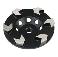 Disque diamanté en forme de flèche JDK de 4,5 pouces pour le décapage de revêtements, le béton, la maçonnerie, la peinture, l'époxy, la colle et le mastic