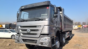 Camion benne basculante d'occasion Sinotruk Howo 371 8x4 pour le transport en sortie d'usine - Product Image 3
