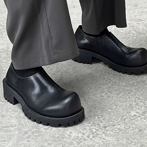 Zapatos Oxford Casuales con Suela Gruesa y Logotipo Personalizado al por Mayor para Hombre y Mujer, Zapatos Derby Unisex Negros con Punta Redonda y Estilo Slip-On para Caminar, Tallas Grandes - Product Image 2