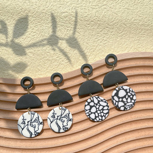 Carte personalizzate dell'orecchino che imballano gli <span class=keywords><strong>orecchini</strong></span> circolari geometrici dell'<span class=keywords><strong>argilla</strong></span> del polimero di dichiarazione dell'argento sterlina dell'annata 925 di contrasto di colore - Product Image 4