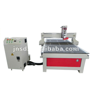 Machine de routeur de <span class=keywords><strong>commande</strong></span> numérique par ordinateur pour couper le plastique des matériaux tels que le plexiglas - Product Image 1