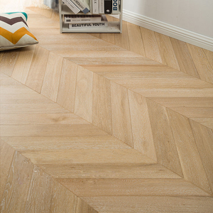 Parquet en chêne européen multicouche T&G Chevron, confortable, brillant, grade AB, E0 E1 CE, 12mm 15mm 16mm, conçu pour appartement - Product Image 1