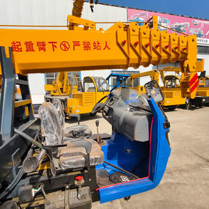 עגור שלדת תלת אופן עם עגור מיני 5 טון הרמת עגור מיני תוצרת סין - Product Image 2