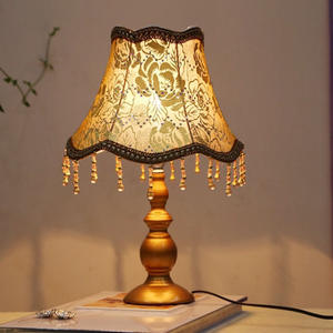 Lampe de table LED minimaliste de style européen pour le bureau, le salon, la chambre à coucher, la table de chevet, élégante, en fer forgé, décorative, à intensité variable - Product Image 2