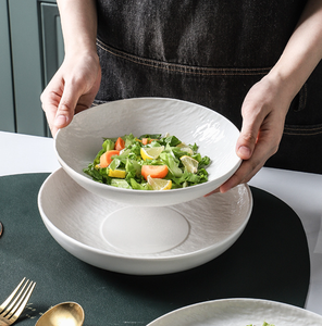 Ensemble de vaisselle écologique en porcelaine blanche pure, bols et assiettes ronds en relief |   Restaurant, hôtel, mariage, vente en gros - Product Image 2