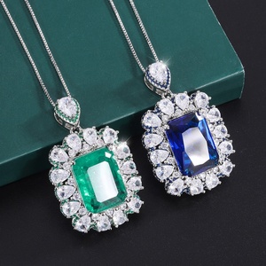Collier pendentif bicolore en cuivre écologique avec pierre précieuse bleue carrée 13*18mm pour femme, idéal au quotidien et pour les soirées - Product Image 2