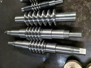 Eje de engranaje helicoidal de acero mecanizado CNC OEM personalizado, transmisión dentada, engranaje helicoidal recto, montaje de ciclo de engranaje helicoidal, ejes de hélice - Product Image 2