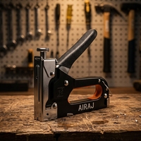 AIRAJ 6524 Agrafeuse pneumatique manuelle professionnelle, moteur sans balais, construction métallique, longueur des clous de 1 1/4" à 2 1/4" pour clôtures et rembourrages