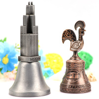 Maßgefertigte Schweizer Souvenir-Metallkunstwerke: Drehbare Würfel-Tischglocke als Touristen-Souvenir