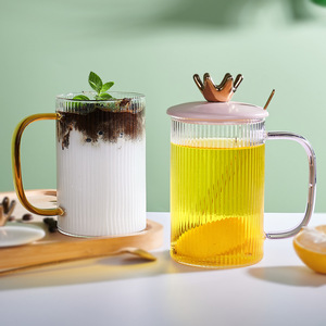 Gobelet en verre à rayures verticales de style japonais avec couvercle 500 ml pour boissons froides, café, passe au micro-ondes - Product Image 1