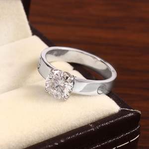 Bague de luxe en argent sterling 925 avec moissanite taille brillant ronde sertie à griffes pour femme, bijoux de mariée certifiés par un tiers - Product Image 1