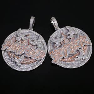 Collar con Colgante de Emblema Personalizado NUOYA Dijes con Logotipo de Diamantes Iced Out Molde de Alta Calidad Joyería de Hip Hop Redonda de Moda - Product Image 2