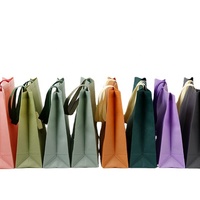 Sac fourre-tout non tissé écologique personnalisable Diverses techniques d'impression Emballage de bijoux exquis Cadeaux d'achat direct